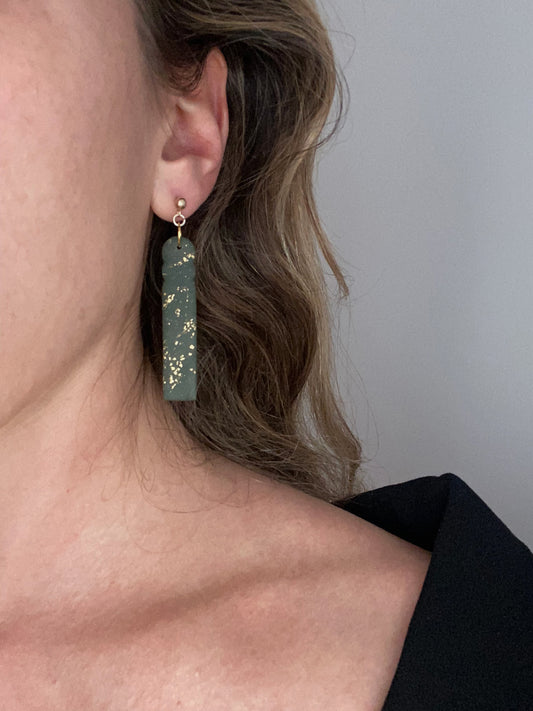 Pendientes largos toques dorados