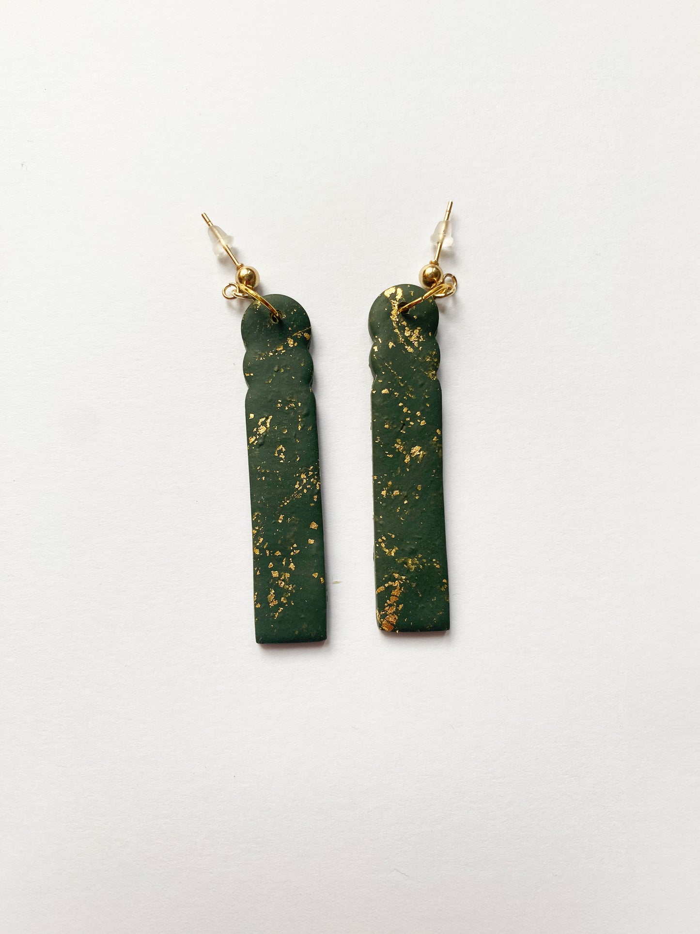 Pendientes largos toques dorados
