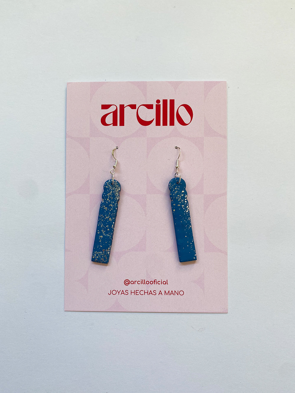 Pendientes largos toques dorados