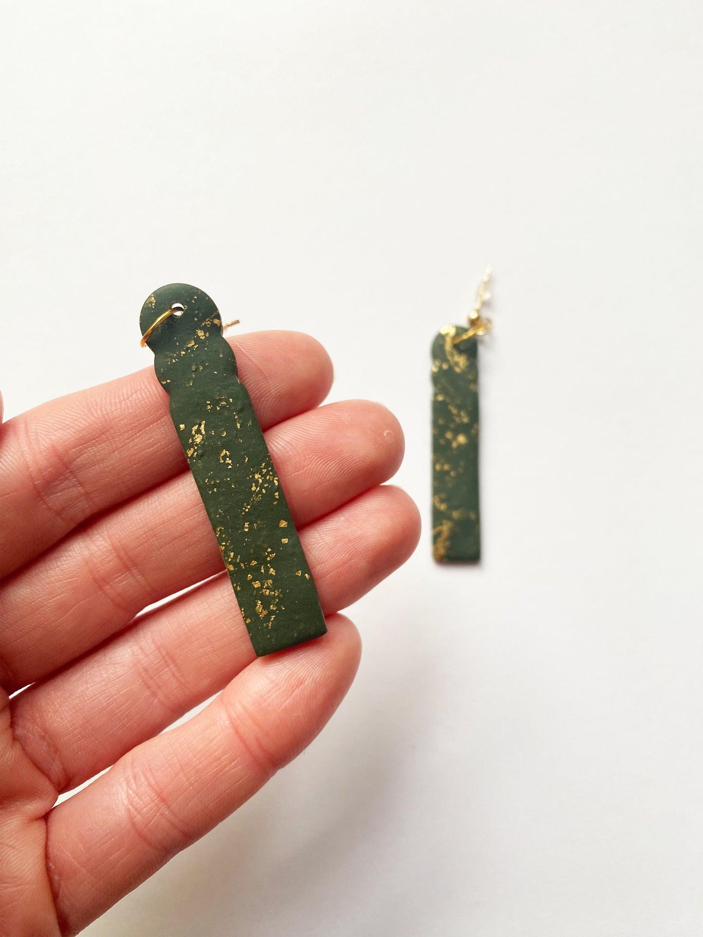 Pendientes largos toques dorados