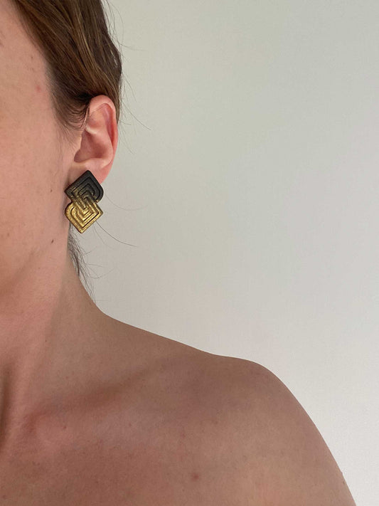Pendientes geo negro-dorado
