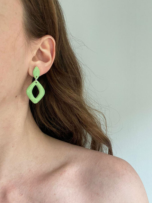 Pendientes hoja hueca