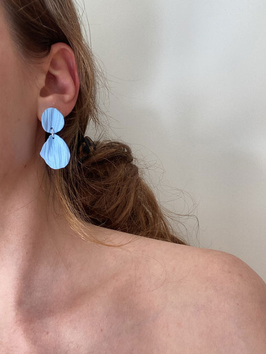 Pendiente petalo celeste