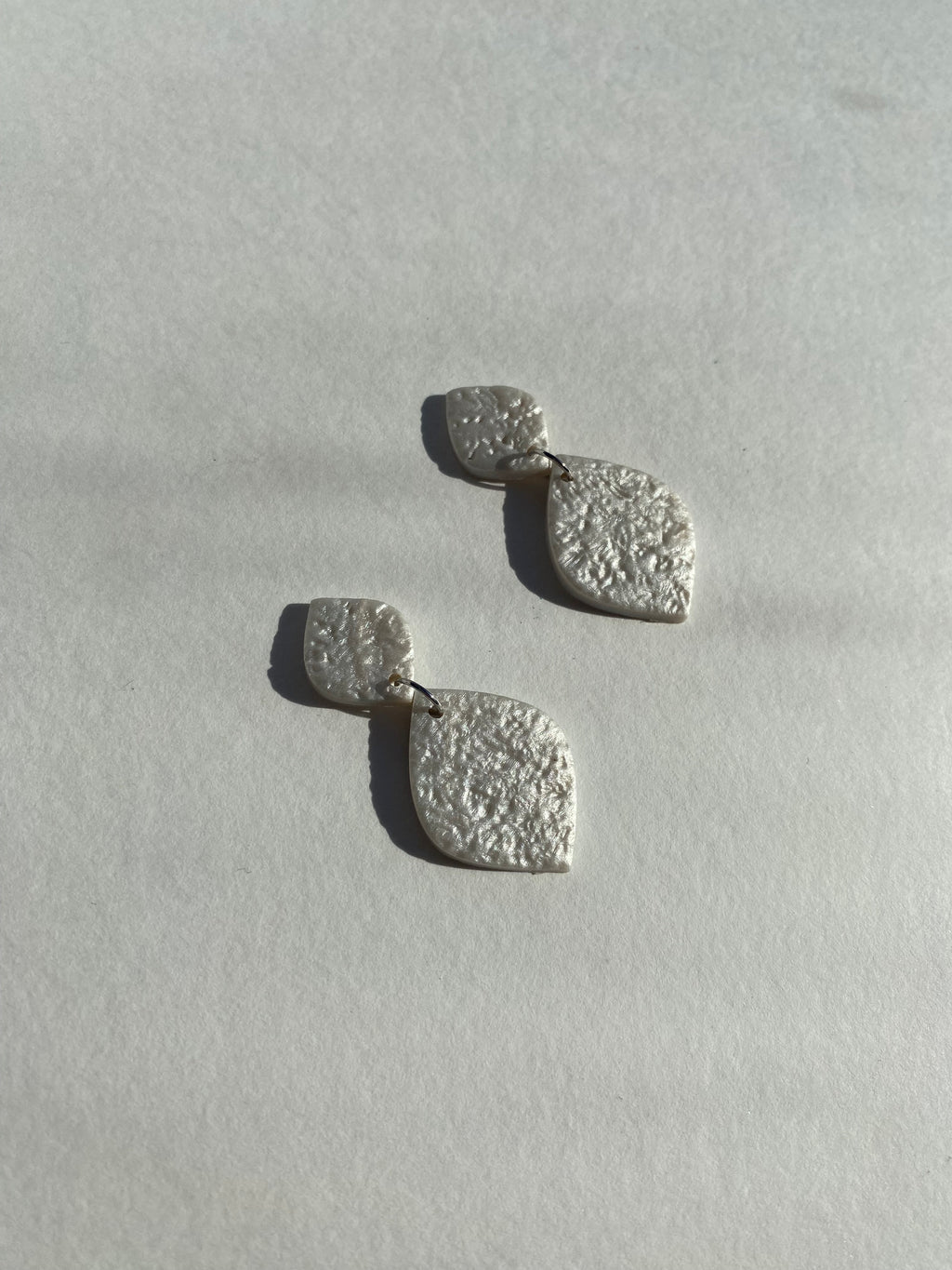 Pendiente gota perlado