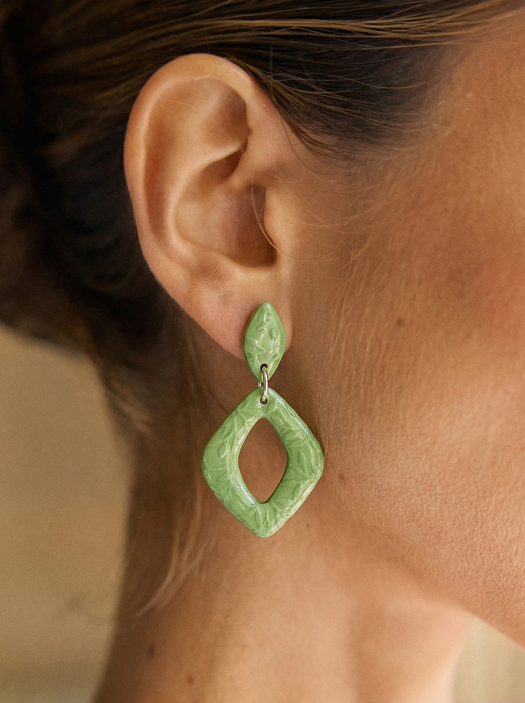 Pendientes hoja hueca