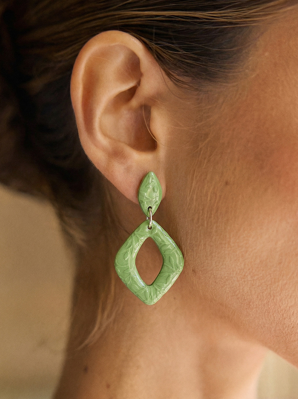 Pendientes hoja hueca