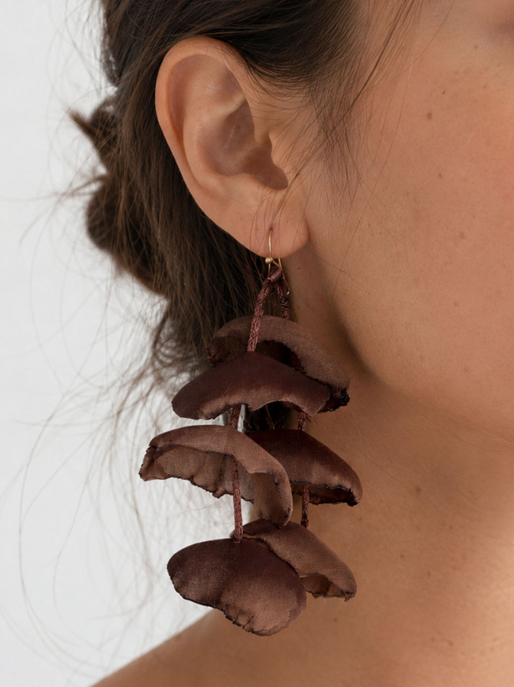 Penientes-petalos-marrones