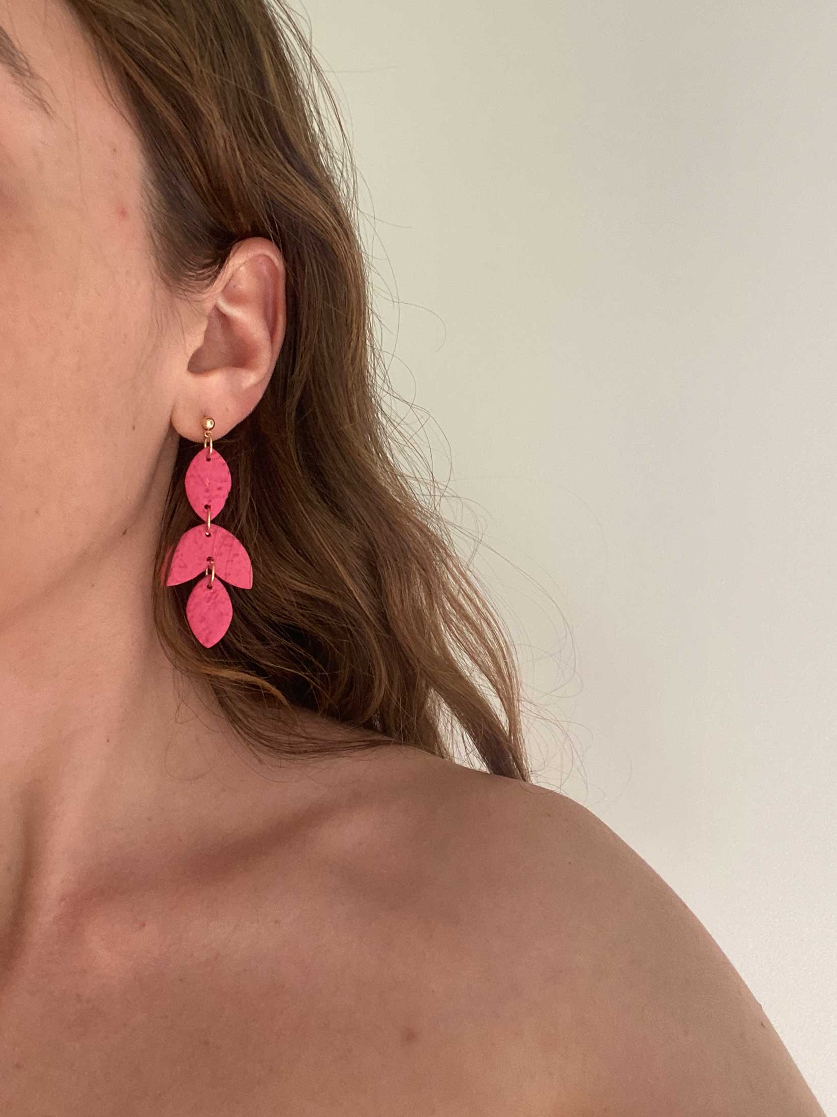 Pendientes rosas colgantes