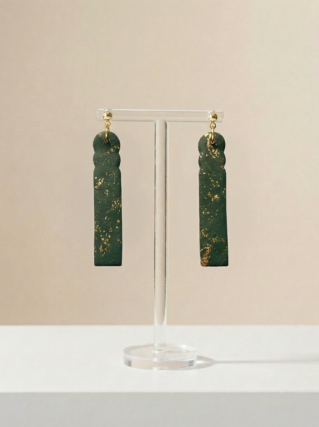 Pendientes largos toques dorados