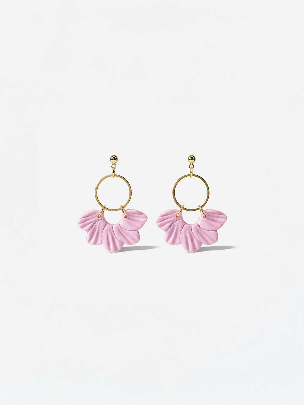 Pendientes de aro dorado con flor
