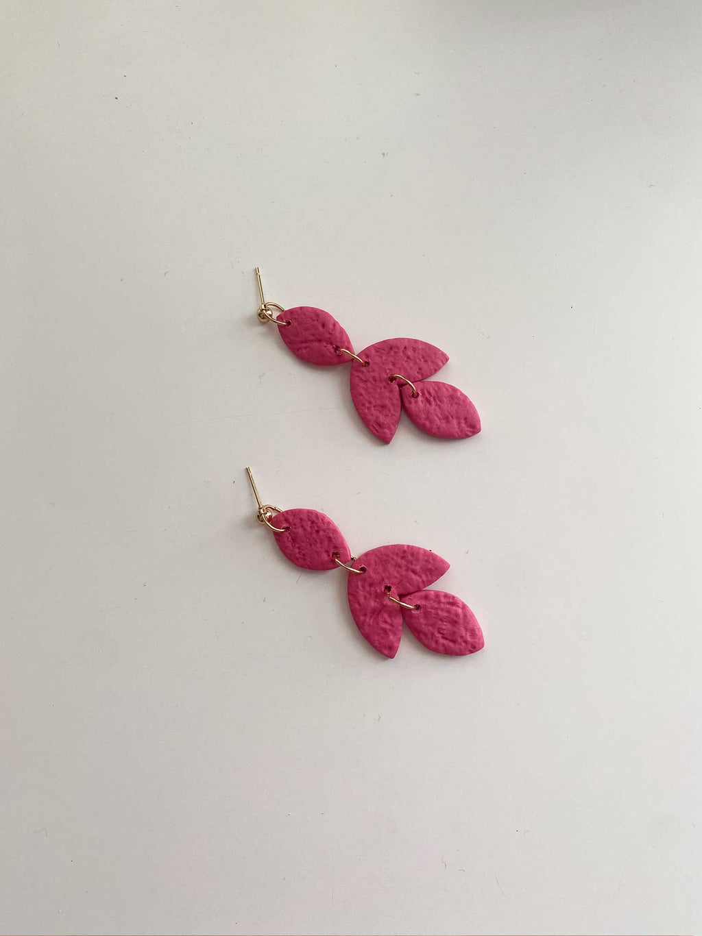 Pendientes rosas colgantes