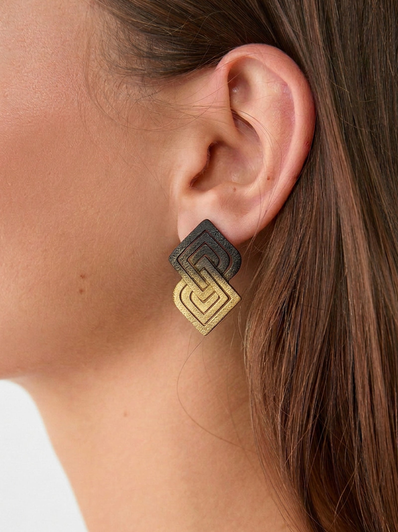 Pendientes geo negro-dorado