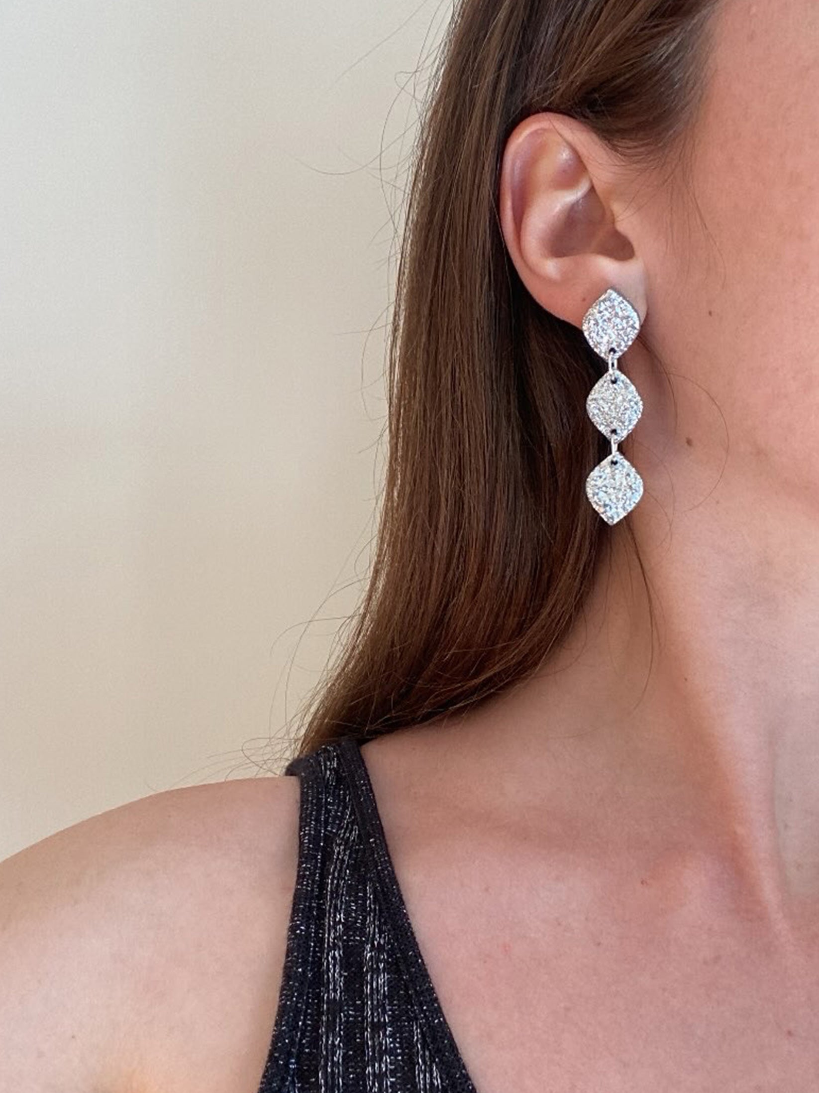 Pendiente largo plateado